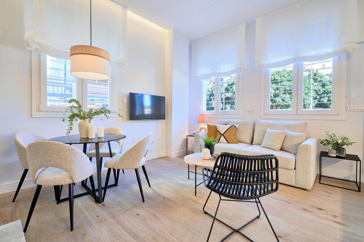 Lofts Parque De Huelin Apartment มาลากา ภายนอก รูปภาพ
