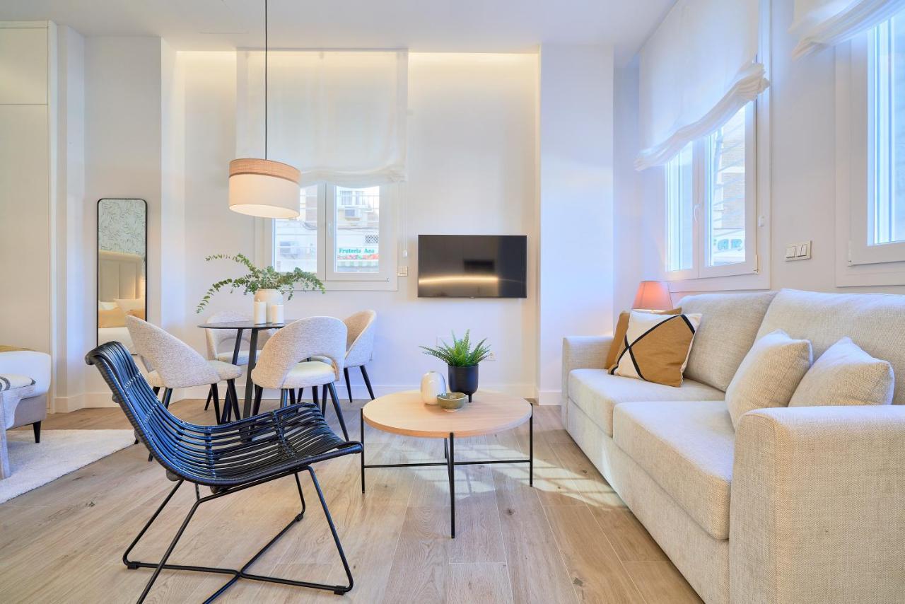 Lofts Parque De Huelin Apartment มาลากา ภายนอก รูปภาพ