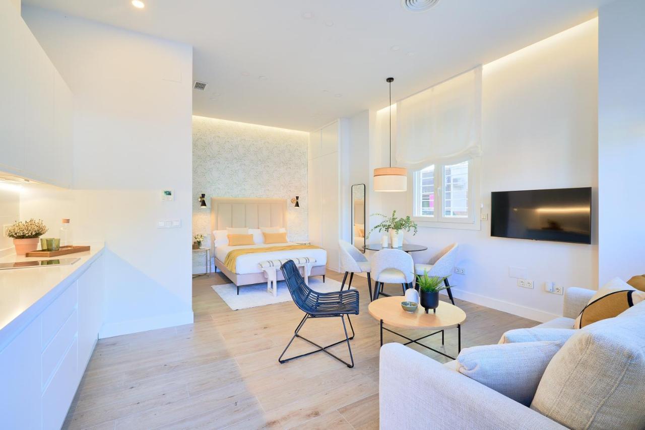 Lofts Parque De Huelin Apartment มาลากา ภายนอก รูปภาพ
